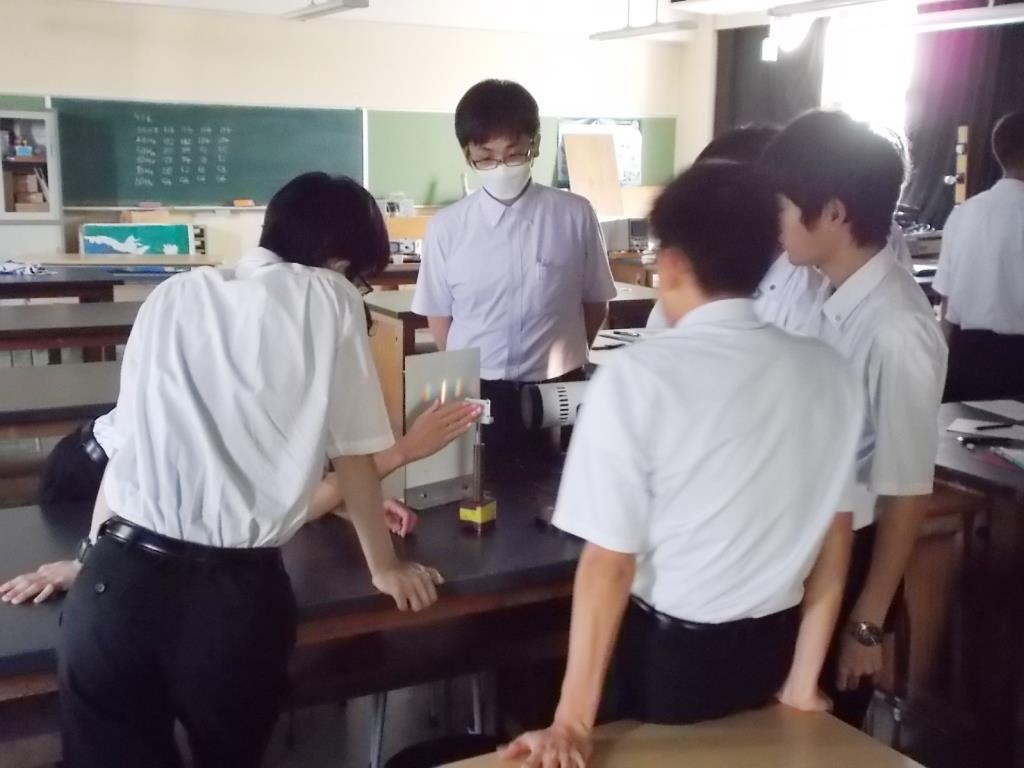開催中の様子3 開催中の様子1