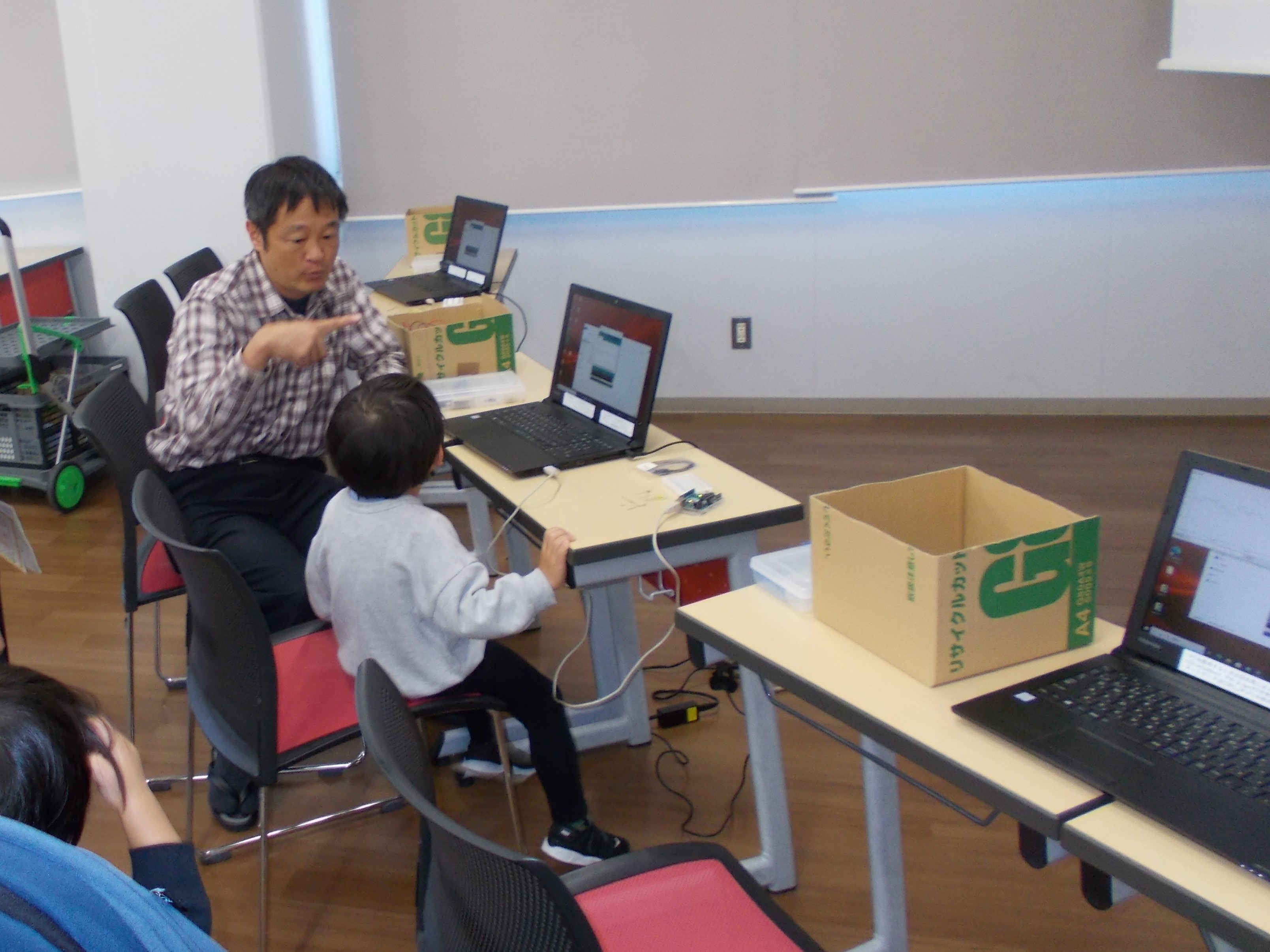 開催中の様子2 開催中の様子1