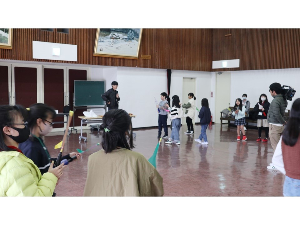 グライダーヒコーキ飛ばし大会の様子 グライダーヒコーキ飛ばし大会の様子